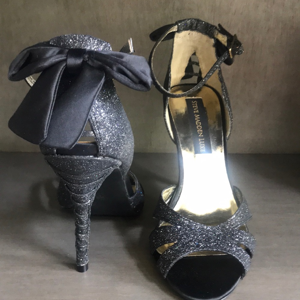 Black sparkly heels sz7M
